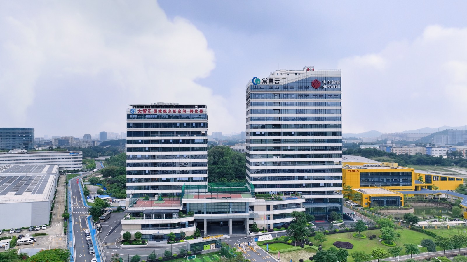 1720072812241 星空电竞xingkong大厦(晴天)